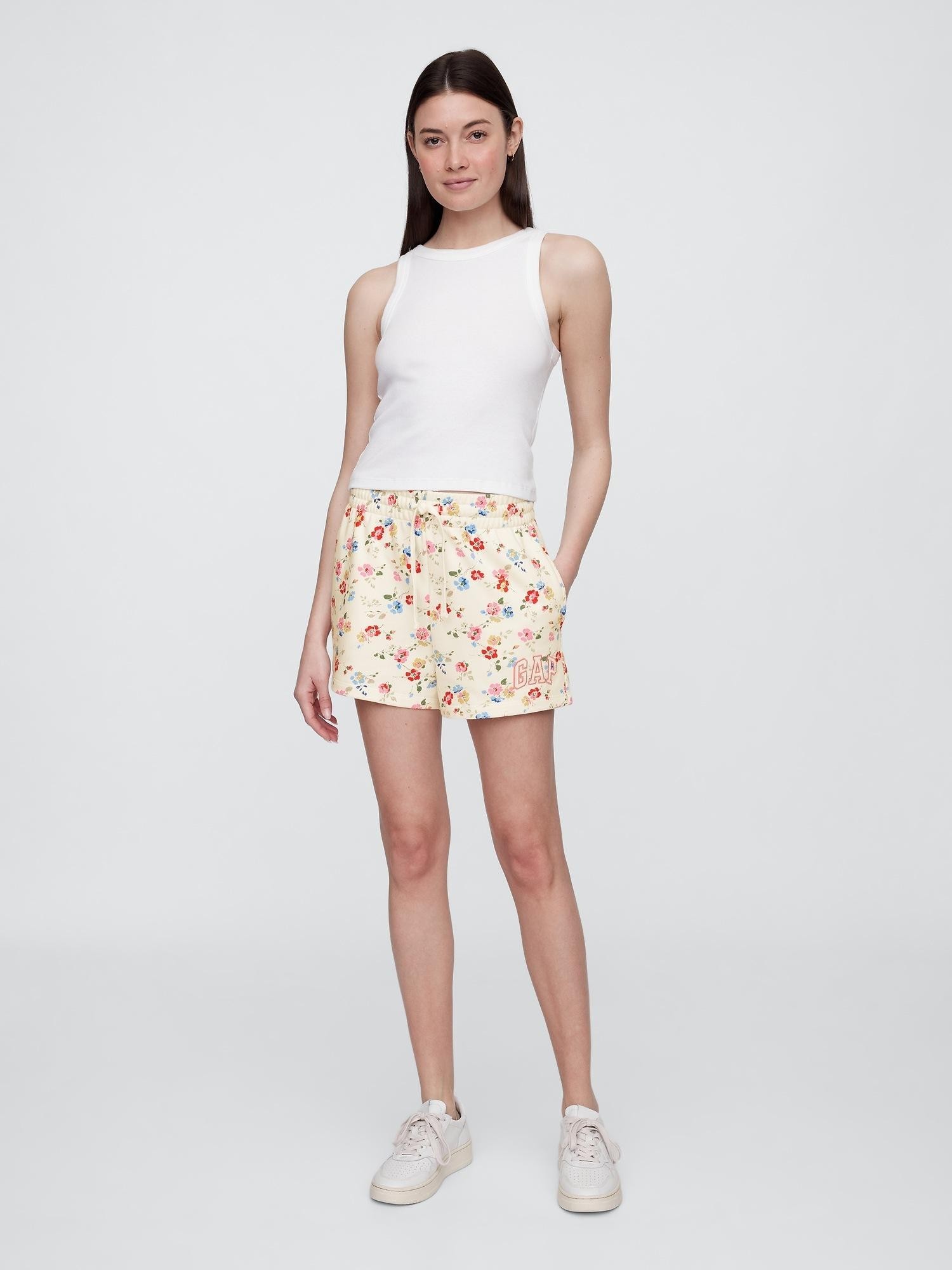 GAP Gap Logo Shorts Red Floral Print 